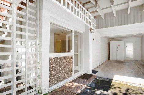 Photo of property in 1/16 Green Lane East, Remuera, Auckland, 1050