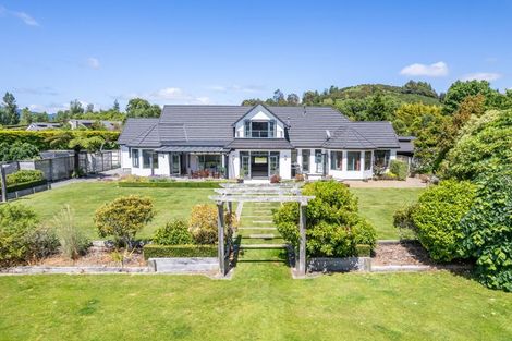 Photo of property in 30 Emerald Hill Drive, Birchville, Upper Hutt, 5018