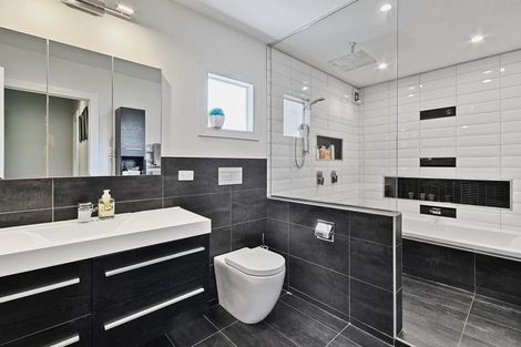 Photo of property in 36 Arthur Road, Hillpark, Auckland, 2102