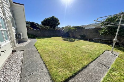 Photo of property in 78 Tauhinu Road, Miramar, Wellington, 6022