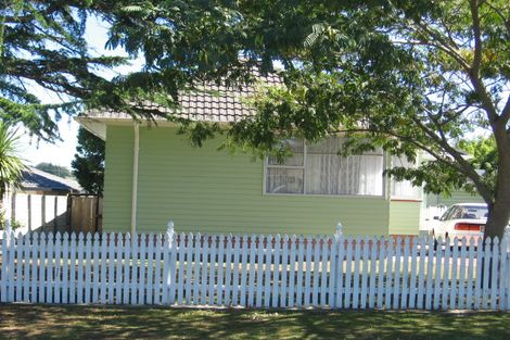 Photo of property in 57 Cobham Crescent, Kelston, Auckland, 0602