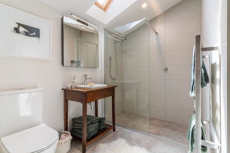 Photo of property in 6 Burnham Street, Seatoun, Wellington, 6022