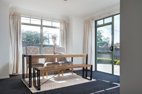 Photo of property in 52 Byron Street, Leamington, Cambridge, 3432