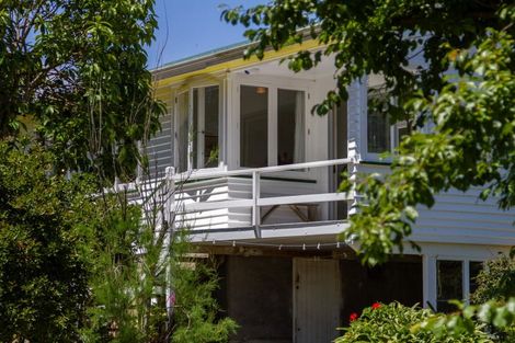 Photo of property in 90-92 Kiwi Road, Raumati Beach, Paraparaumu, 5032