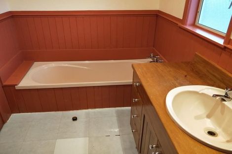 Photo of property in 392 Ruahine Street, Terrace End, Palmerston North, 4410