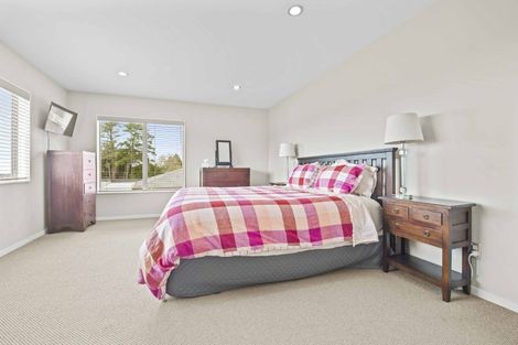 Photo of property in 114 Fairview Avenue, Fairview Heights, Auckland, 0632