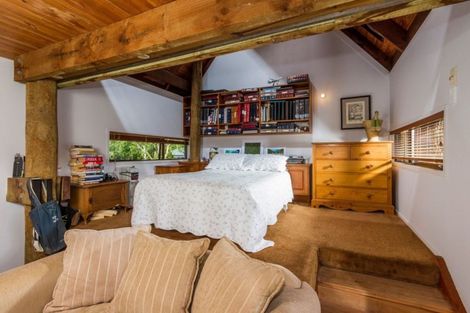 Photo of property in 18 Tiri Road, Milford, Auckland, 0620