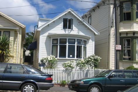 Photo of property in 20a Queen Street, Mount Victoria, Wellington, 6011