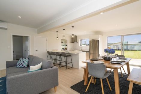 Photo of property in 28 Navigation Drive, Cooks Beach, Whitianga, 3591