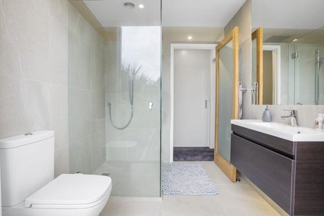 Photo of property in 58 Laingholm Drive, Laingholm, Auckland, 0604