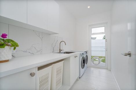 Photo of property in 17 Waitotara Way, Whitianga, 3510