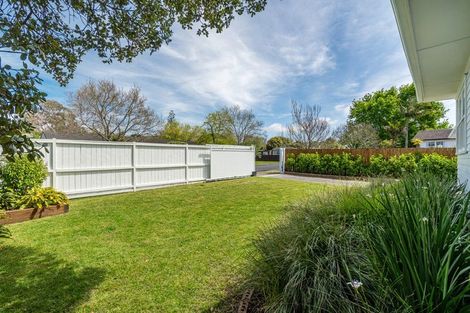 Photo of property in 27 Lynden Avenue, Hillcrest, Auckland, 0627