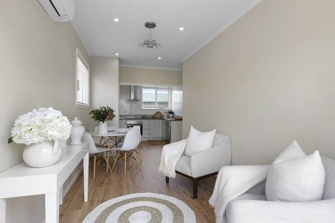 Photo of property in 16 Epsom Road, Sockburn, Christchurch, 8042