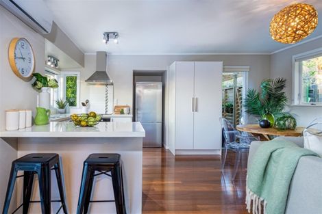 Photo of property in 206 Upper Harbour Drive, Greenhithe, Auckland, 0632