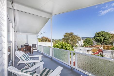 Photo of property in 7 Cherry Grove, Strathmore Park, Wellington, 6022