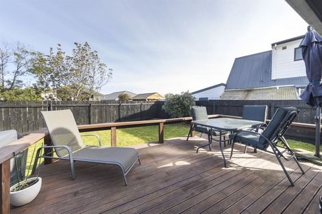 Photo of property in 30 Tiller Close, Kelvin Grove, Palmerston North, 4414