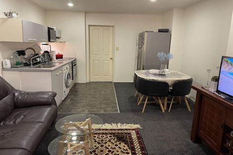Photo of property in 2b/66 Mount Eden Road, Mount Eden, Auckland, 1024