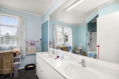 Photo of property in 218 Balmoral Drive, Tokoroa, 3420