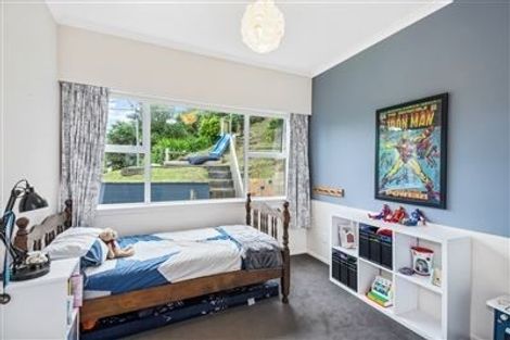 Photo of property in 19 Black Rock Road, Newlands, Wellington, 6037