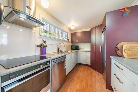 Photo of property in 28 Hollies Crescent, Johnsonville, Wellington, 6037