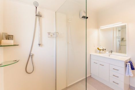 Photo of property in 2 Te Uruhi Grove, Paraparaumu, 5032