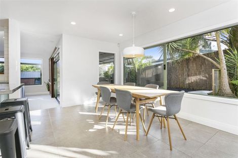 Photo of property in 2/305 Lake Road, Hauraki, Auckland, 0622