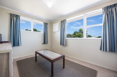 Photo of property in 40 Harmel Road, Glendene, Auckland, 0602