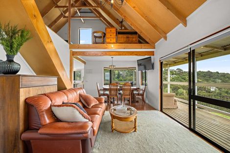 Photo of property in 28 Brick Bay Drive, Sandspit, Warkworth, 0982