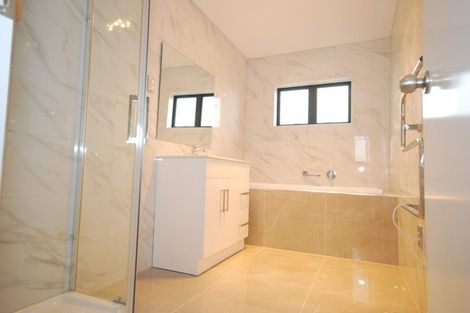 Photo of property in 8 Whekau Drive, Takanini, 2112