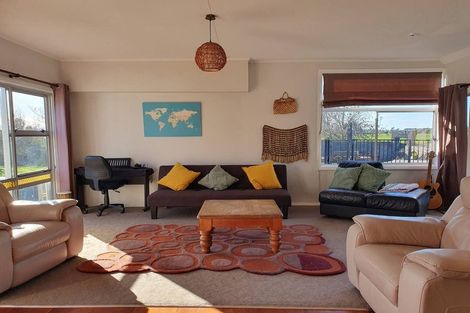 Photo of property in 356 Kuku Beach Road, Kuku, Levin, 5570