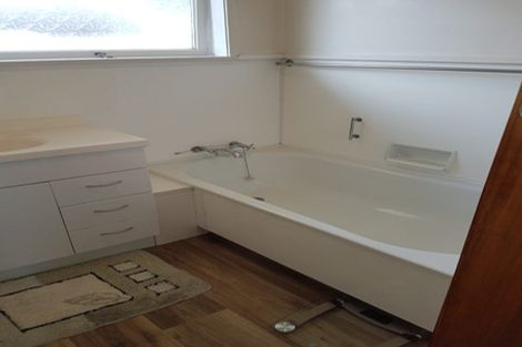 Photo of property in 13 Mccall Place, Opaheke, Papakura, 2113