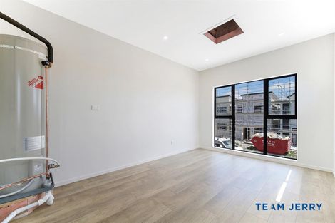 Photo of property in 30 Survila Street, Papakura, 2110