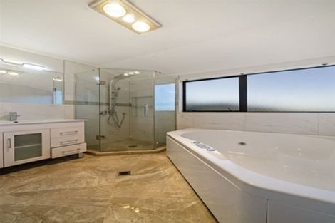 Photo of property in 39 Ribbonwood Crescent, Goodwood Heights, Auckland, 2105