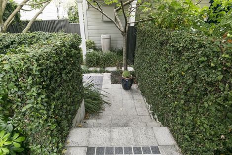 Photo of property in 11 Tinakori Road, Thorndon, Wellington, 6011