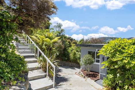 Photo of property in 9 Tainui Terrace, Tawa, Wellington, 5028