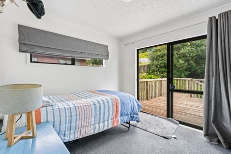 Photo of property in 45 John Dee Crescent, Red Beach, 0932