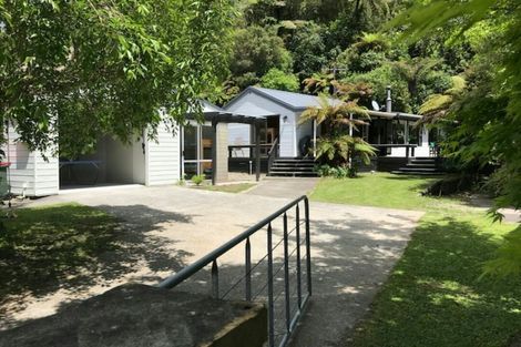 Photo of property in 15 Tombleson Road, Lake Rotoma, Rotorua, 3074
