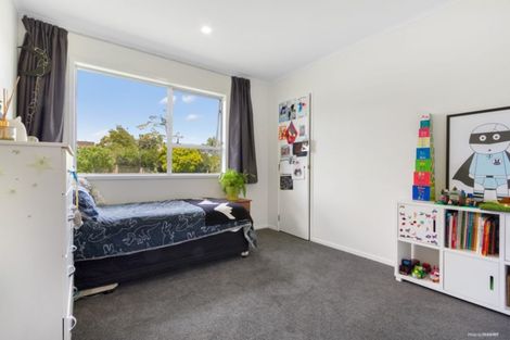 Photo of property in 138 Moire Road, West Harbour, Auckland, 0618