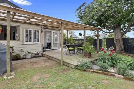 Photo of property in 42a Winchester Street, Levin, 5510