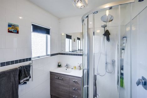 Photo of property in 25 Tait Drive, Greenmeadows, Napier, 4112