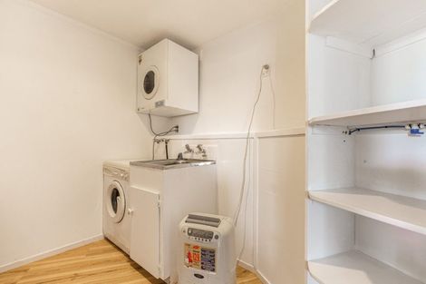 Photo of property in 102 Prince Regent Drive, Half Moon Bay, Auckland, 2012