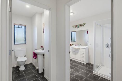 Photo of property in 16 Rifleman Lane, Paraparaumu Beach, Paraparaumu, 5032