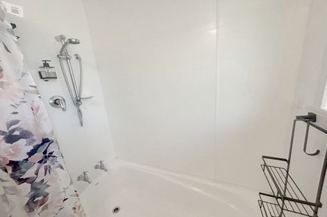 Photo of property in 15 Avro Crescent, Hornby, Christchurch, 8042