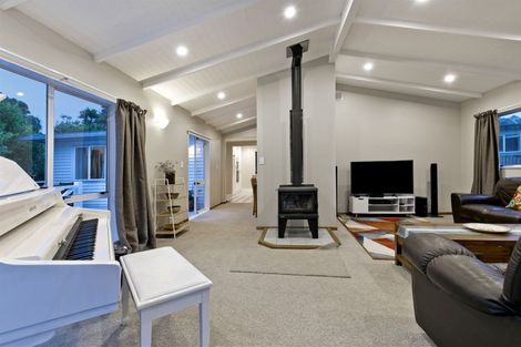 Photo of property in 23 Grassmere Road, Henderson Valley, Auckland, 0612