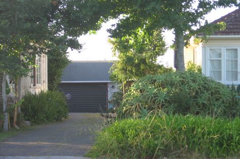 Photo of property in 13 Tahapa Crescent, Meadowbank, Auckland, 1072
