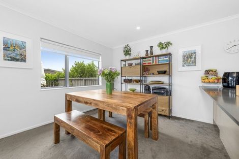 Photo of property in 30 Whareatua Avenue, Takanini, 2112