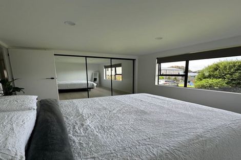 Photo of property in 2/57 Kiwi Esplanade, Mangere Bridge, Auckland, 2022