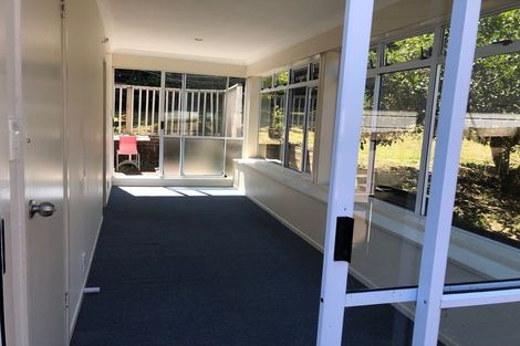 Photo of property in 40 Chatsworth Crescent, Pakuranga Heights, Auckland, 2010