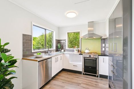 Photo of property in 17b Govind Grove, Ngaio, Wellington, 6035