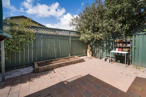 Photo of property in 3 Balcairn Place, Terrace End, Palmerston North, 4410